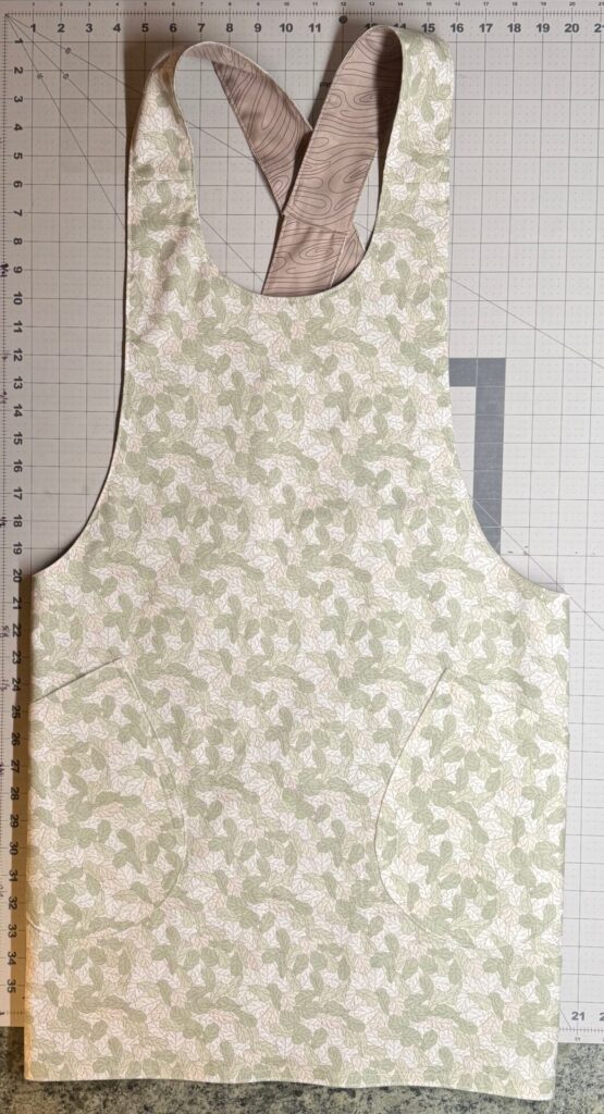Criss Cross Apron - Green - Trace Your Pattern