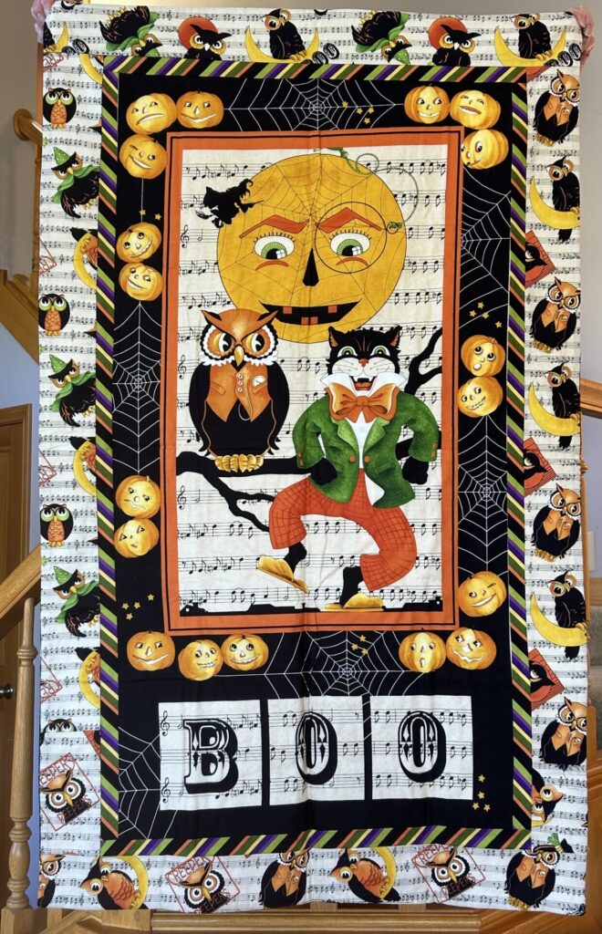 Angie Ngo - Halloween quilt Show - Boo Panel Quilt