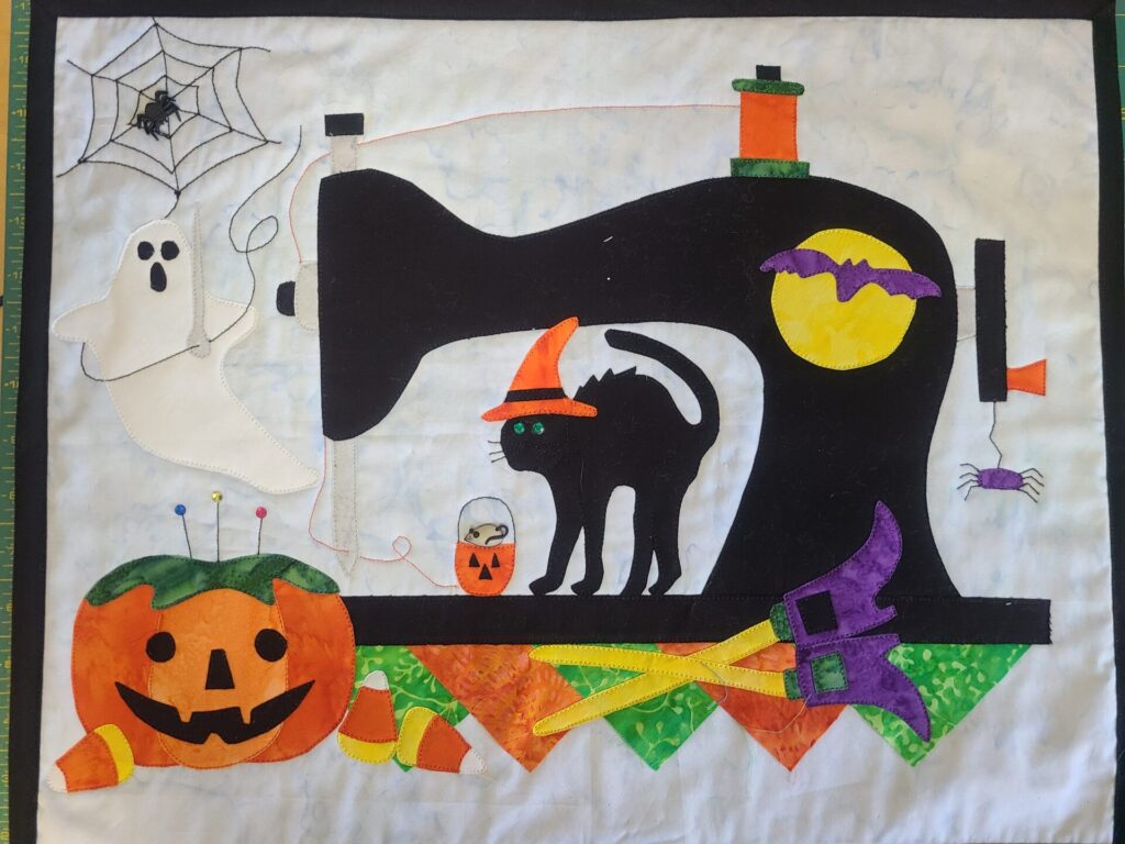 Lynn Reimer - Halloween Quilt Show - Fall Vintage Sewing Machine