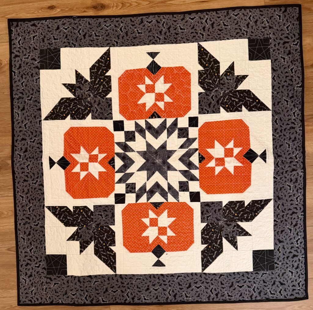 Terese Scollard - Halloween Quilt Show - Boos and Bats